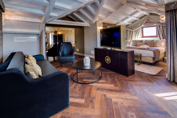 Best offers for CHC Continental, BW Premier Collection Venice
