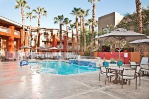 HOLIDAY INN EXPRESS
