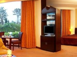 The Claremont Hotel & Convention Centre