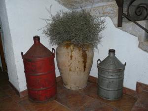 Best offers for CORTIJO EN EL CENTRO DE GUIMERÀ CON INTERNET, PISCINA, TERRAZA, JARDÍN Guimera