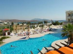Bellacasa Suite's & Club