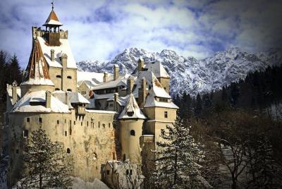 3 Castles Bran.Peles.Cantacuzino and Rasnov fortress in one day f