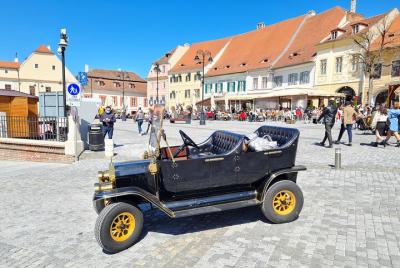 Old Town Private Tour - Vintage Car