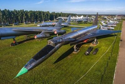 Private Tour to Russia's Largest Aviation Museum (with roundtrip 