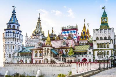 Moscow: Metro and Izmailovo Market Private Tour