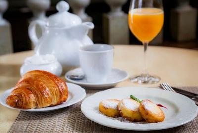 Private tour: Red Square with Breakfast or Lunch at Pushkin Cafe