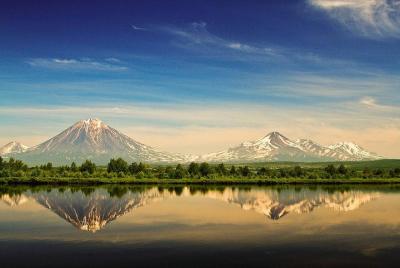 Private Tour: Kamchatka Sightseeing Tour by Car Private Tour: Kamchatka Sightseeing Tour by Car