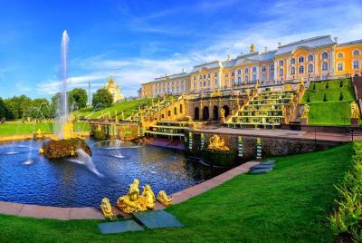 St. Petersburg Peterhof Gardens and Grand Palace Guided tour St. Petersburg Peterhof Gardens and Grand Palace Guided tour