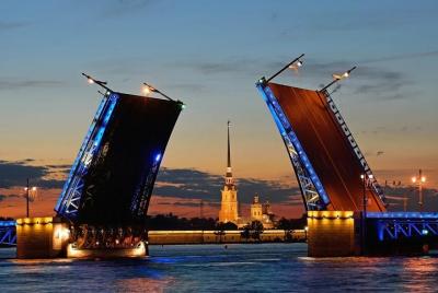Night Saint-Petersburg with boat tour