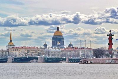 The transfer-driver and tour guide in St.Peterburg city 