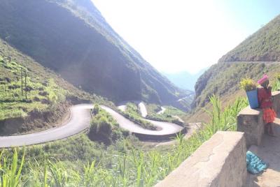 2 Days Sightseeing Tour to Ha Giang from Ha Noi 2 Days Sightseeing Tour to Ha Giang from Ha Noi