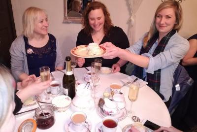 Private Groups: Eat like a Local in Edinburgh with local guide Private Groups: Eat like a Local in Edinburgh with local guide