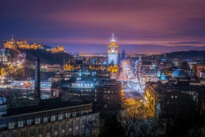 Explorers walking tour of Edinburgh Explorers walking tour of Edinburgh