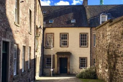 Private Royal Mile walking tour in Edinburgh Private Royal Mile walking tour in Edinburgh's Old Town