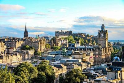 Edinburgh Scavenger Hunt: A Fairy Tale Capital