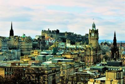 Edinburgh Self Guide Edinburgh Self Guide