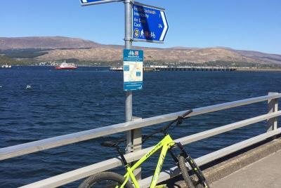 Castle, Canal and Coffee Tour by Bike