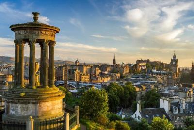 Edinburgh Airport Transfers : Airport EDI to Edinburgh in Luxury Van Edinburgh Airport Transfers : Airport EDI to Edinburgh in Luxury Van