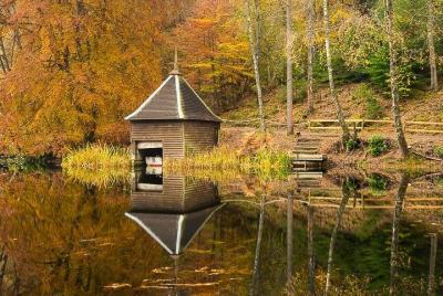 Scottish Whisky, Castles, Lochs and Waterfalls 