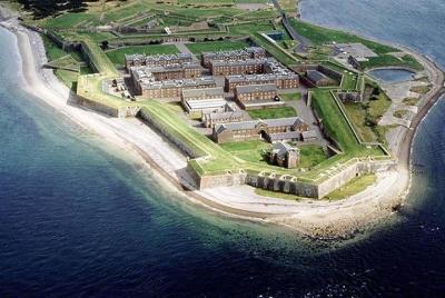 Tour the Highlands Culloden, Cairns and Cawdor 2 to 15 passengers PRIVATE TOUR Tour the Highlands Culloden, Cairns and Cawdor 2 to 15 passengers PRIVATE TOUR