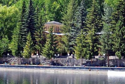 Group Tour: Jermuk, Noravank, Areni, Khor Virap Group Tour: Jermuk, Noravank, Areni, Khor Virap