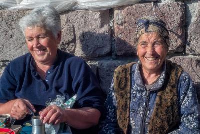 Visit to Sheppards house and hike to Apakeqar mtn Visit to Sheppards house and hike to Apakeqar mtn