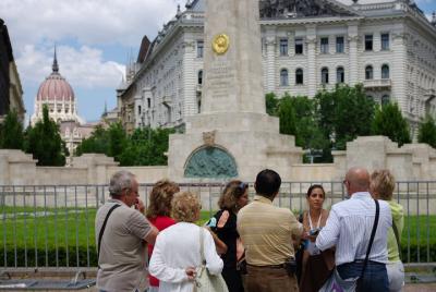 Classic Walk in Budapest Historical Center Classic Walk in Budapest Historical Center