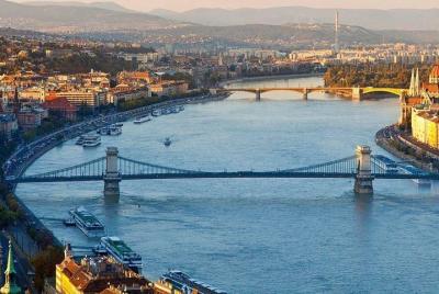 Private Budapest tour by car!