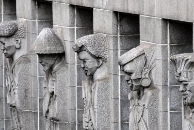 Cape Town on Foot: An audio tour from the city Cape Town on Foot: An audio tour from the city's Castle to the Sl