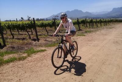 Stellenbosch Winelands Luxury Cycle Tour © Stellenbosch Winelands Luxury Cycle Tour ©