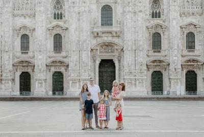 Private Vacation Photography Session with Local Photographer in Milan