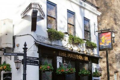 A London Mayflower Walk: Small-Group Tour with Official Guide A London Mayflower Walk: Small-Group Tour with Official Guide