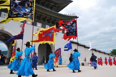Half day Walking tour - Gyeongbok Palace & Bukchon Hanok Village Half day Walking tour - Gyeongbok Palace & Bukchon Hanok Village