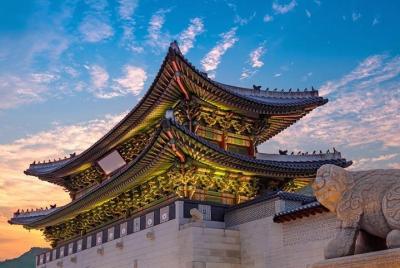 Seoul Day Walking Tour with traditional spots (+ free snap photo  Seoul Day Walking Tour with traditional spots (+ free snap photo