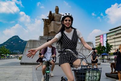 Half-Day Bike Tour in Seoul with Food Tasting