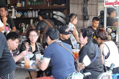 Hua Hin Local Food Tour with English Speaking Thai Tour Guide Hua Hin Local Food Tour with English Speaking Thai Tour Guide