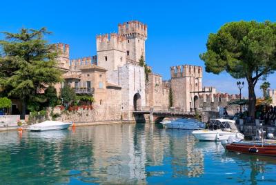 4-Day Italian Lakes and Verona Tour from Milan