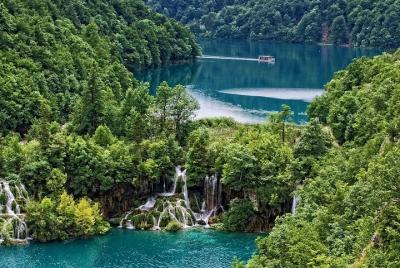 Plitvice Lakes National Park - Day Tour (TICKET INCLUDED)