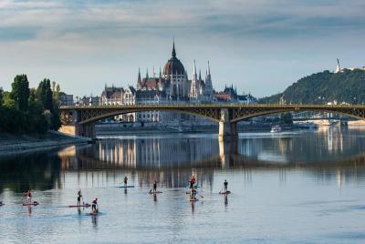 Sunrise SUP to the heart of Budapest