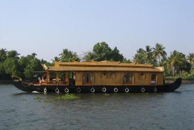 Private Overnight Backwaters Houseboat Cruise in Alleppey Private Overnight Backwaters Houseboat Cruise in Alleppey