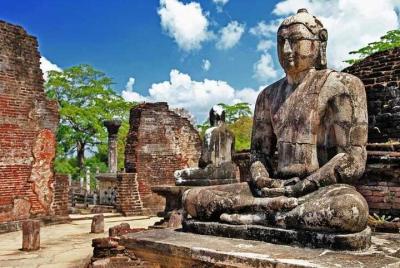  Private Day Tour to Polonnaruwa with Driver from Kandy 