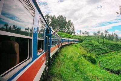 Peradeniya to Nanu Oya train ride on (Train No: 1001 