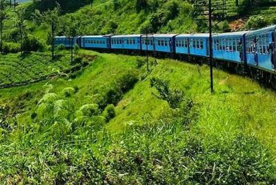 Badulla to Kandy train ride on (Train No: 1006 "Podi Menike") Badulla to Kandy train ride on (Train No: 1006
