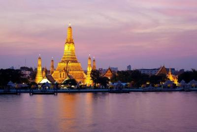 Bangkok Dinner Cruise on the Chao Phraya River Bangkok Dinner Cruise on the Chao Phraya River