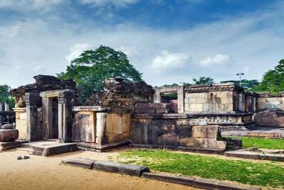 Private Day Trip to Anuradhapura Kingdom & Mihinthalaya Temple Fr