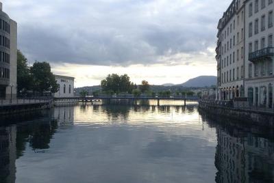 Departure Private Transfer Luxury Van Geneva City to Geneva airpo