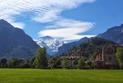 Private Interlaken tour - Lake Thoune, lake Brienz, Lauterbrunnen