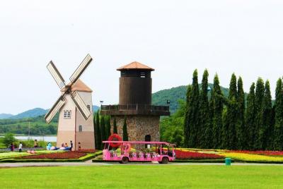 Silverlake Vineyard in Pattaya with Private Transfer