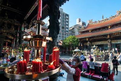 Taipei City Night Tour (3.5 hours)  Taipei City Night Tour (3.5 hours)