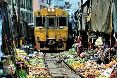 Bangkok - Risky market and floating market damnuen Saduak Bangkok - Risky market and floating market damnuen Saduak
